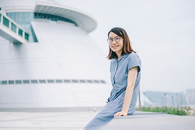 “週五科普繪本遊樂園”的導師 Nicole走進不同的社區圖書館進行活動，希望能擴大接觸面，令更多小朋友有接觸科學的機會
