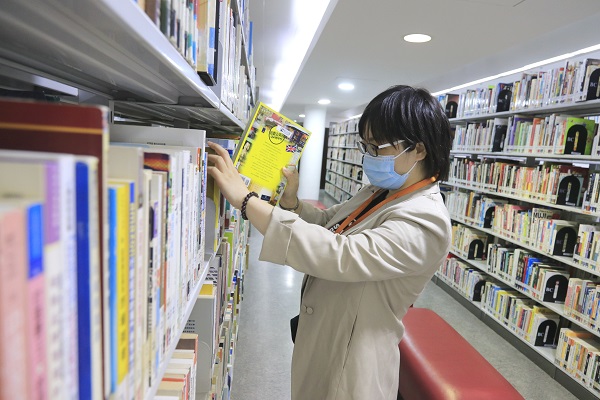 Traveling through the “sea of books” is the feeling Chan Ka Wai loves the most.
